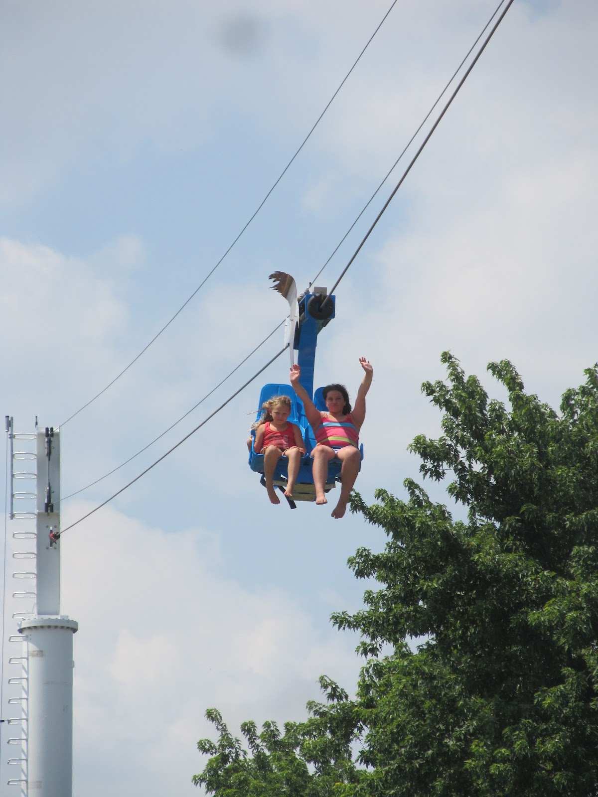Amusement Park... Stuff Fun Stop, Fun Spot? whatever, +1
