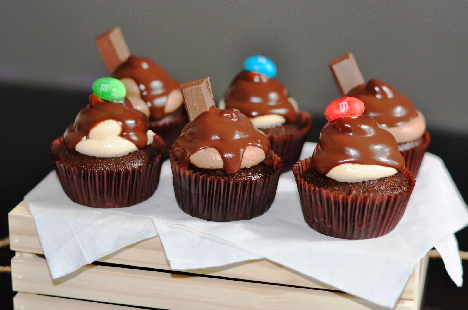 YogiLatte Pioneer Woman's Chocolate Sheet Cake in cupcakes again!