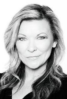 Claire King