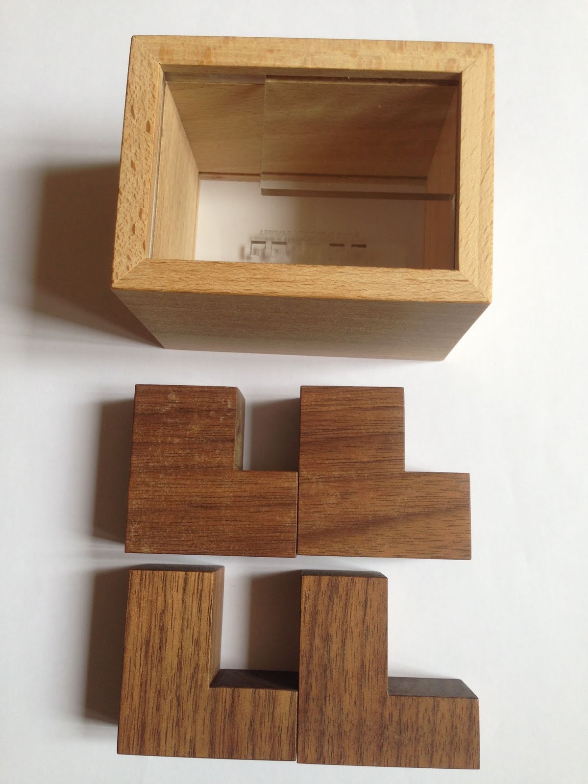 Puzzling in wonderlands The best packing puzzles