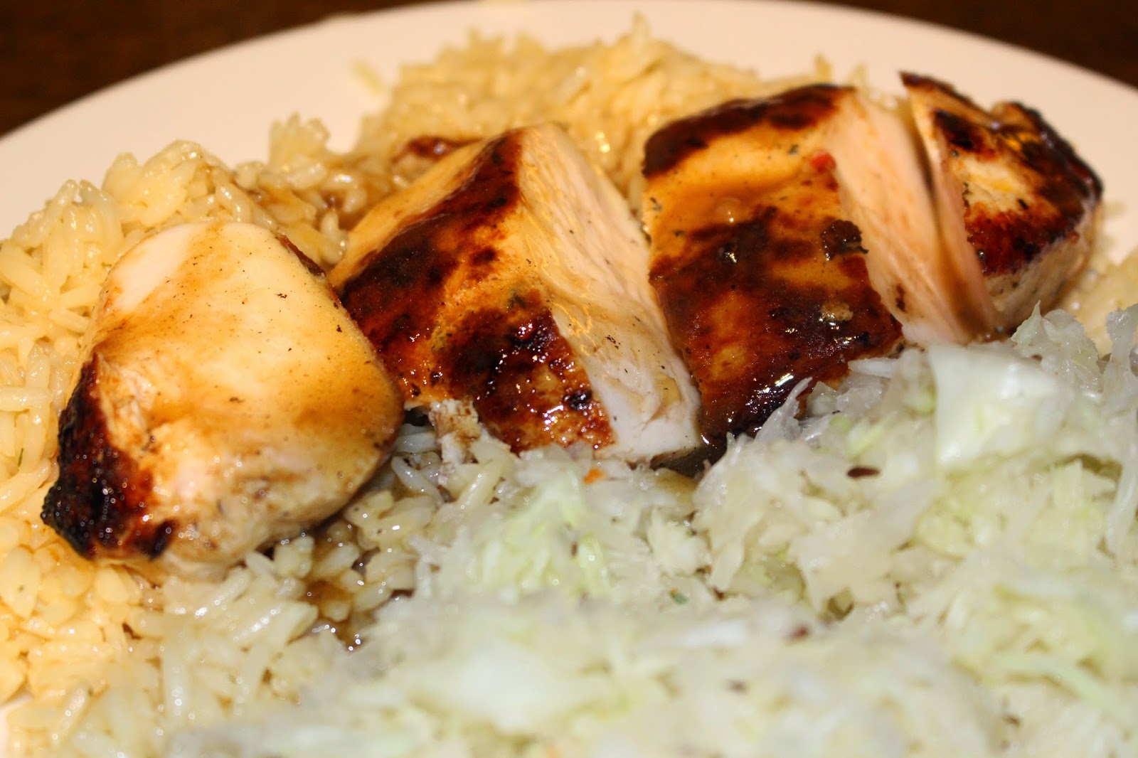 Hühnchenbrust in Honig Marinade mit Reis und Krautsalat | Kochleidenschaft