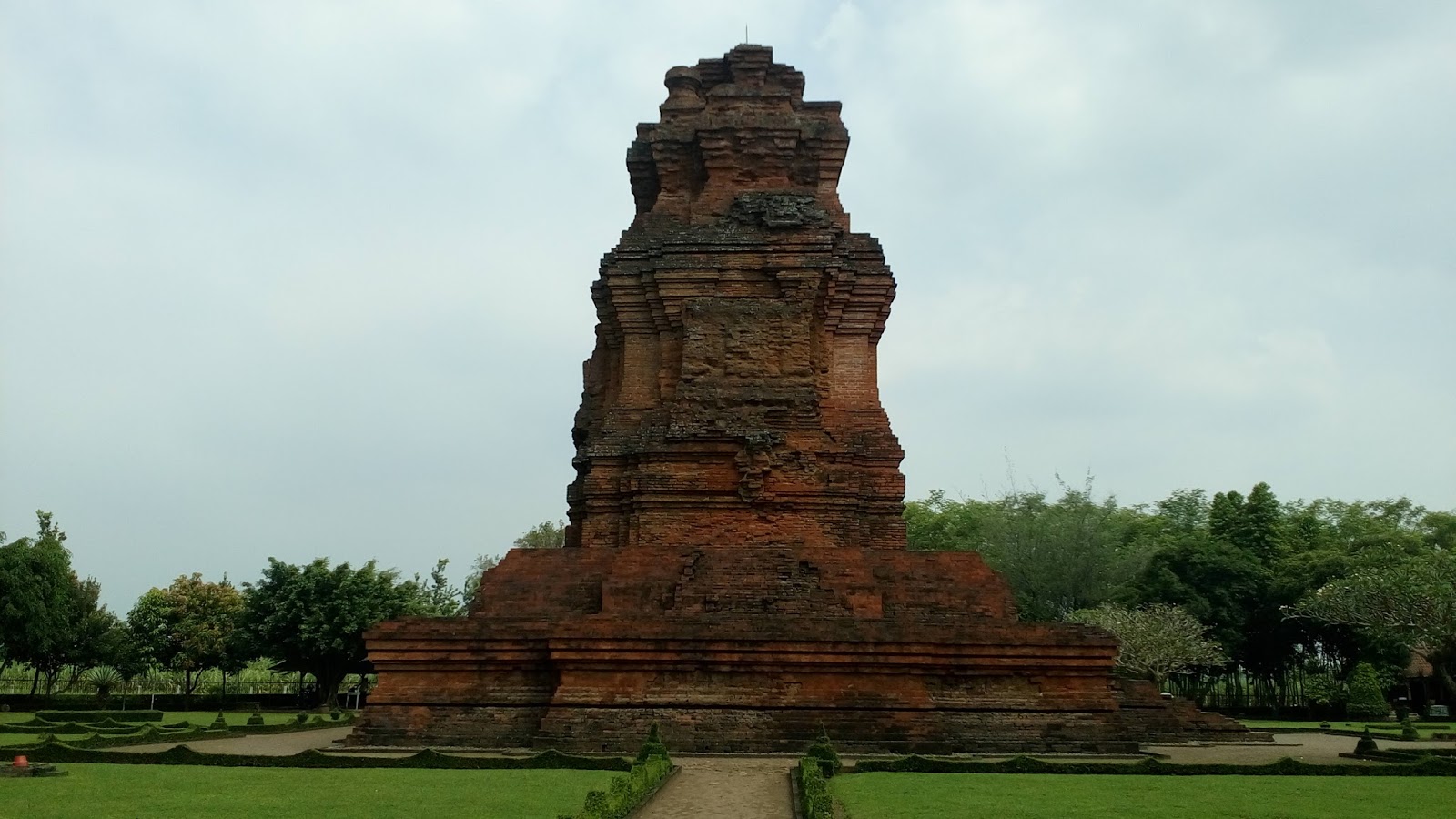 Candi Brahu | Sebuah Catatan Petualangan