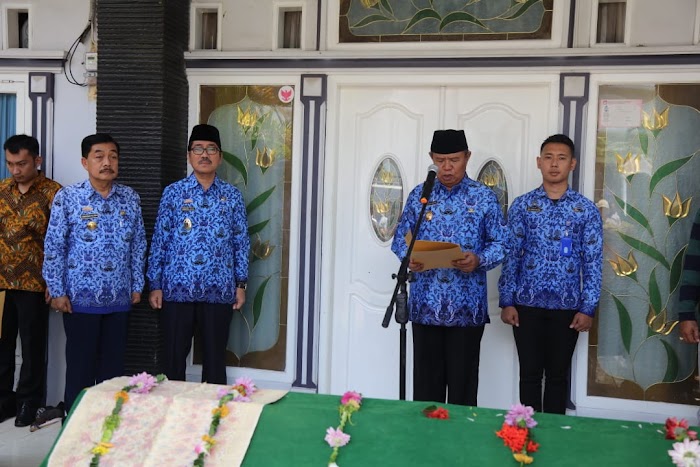 Wagub Bachtiar Lepas Jasad Mantan Kadis Pengairan Robinsyah ke Peristirahatan Terakhir