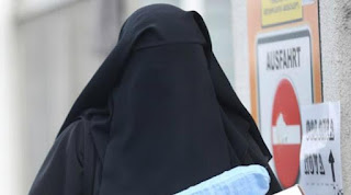 Menteri Jerman Serukan Larangan Pemakaian Burka