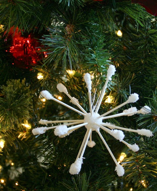 130 Homemade Christmas Ornaments & Tutorials
