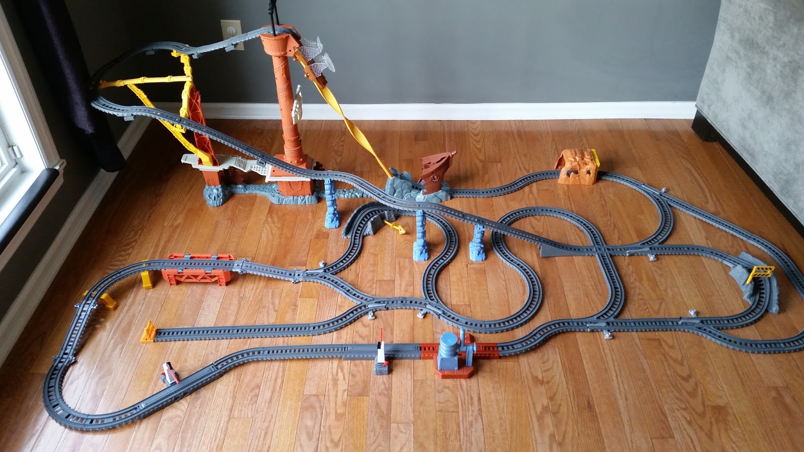 The Cyclone Edition: 8 Track Layouts for Thomas the Train TrackMaster Sets