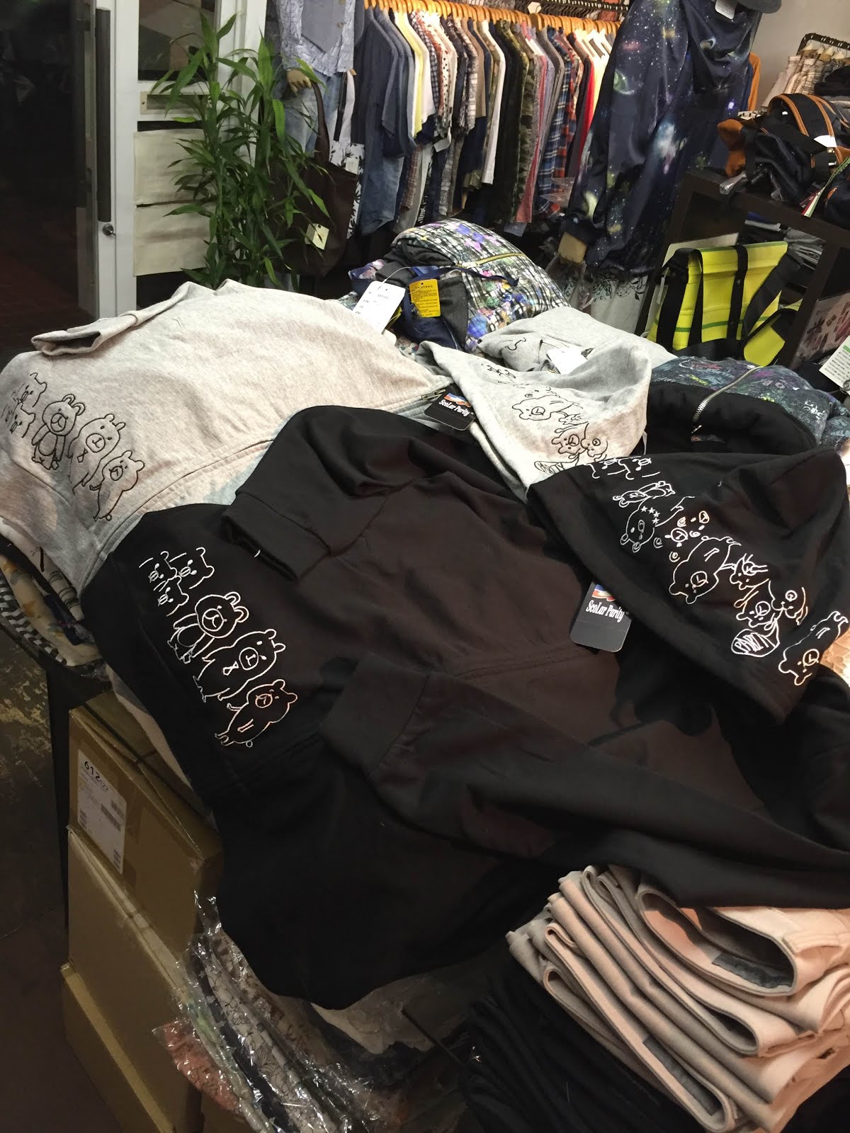 豊田市の服屋さんBUZZのショップブログ: scolar parity（スカラーパリティ）クマ刺繍zipパーカー