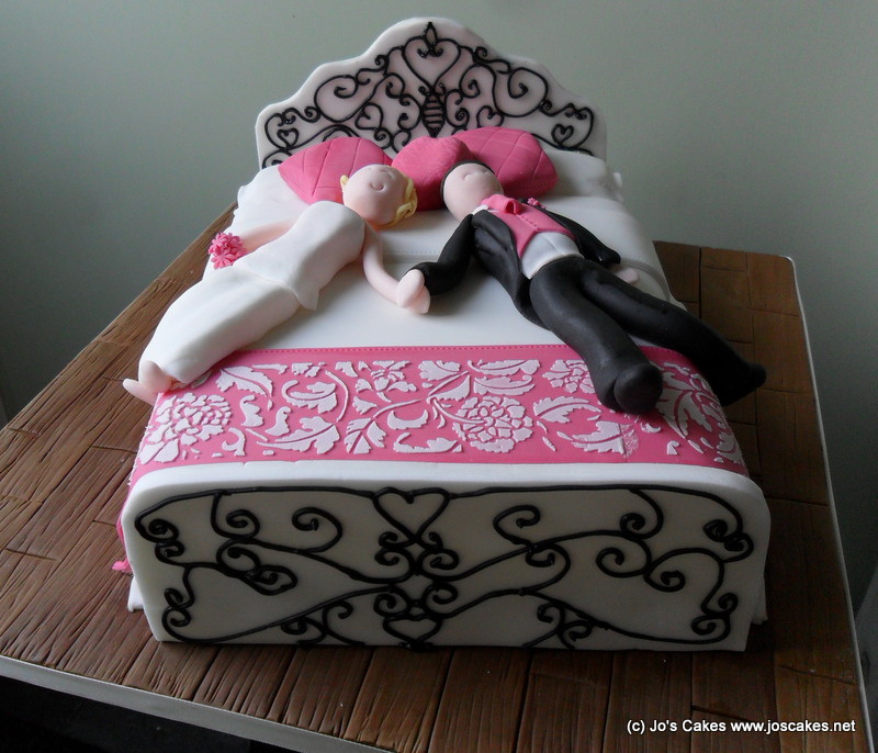 Jo's Cakes: Novelty "Wedding Night" Wedding Cake :)