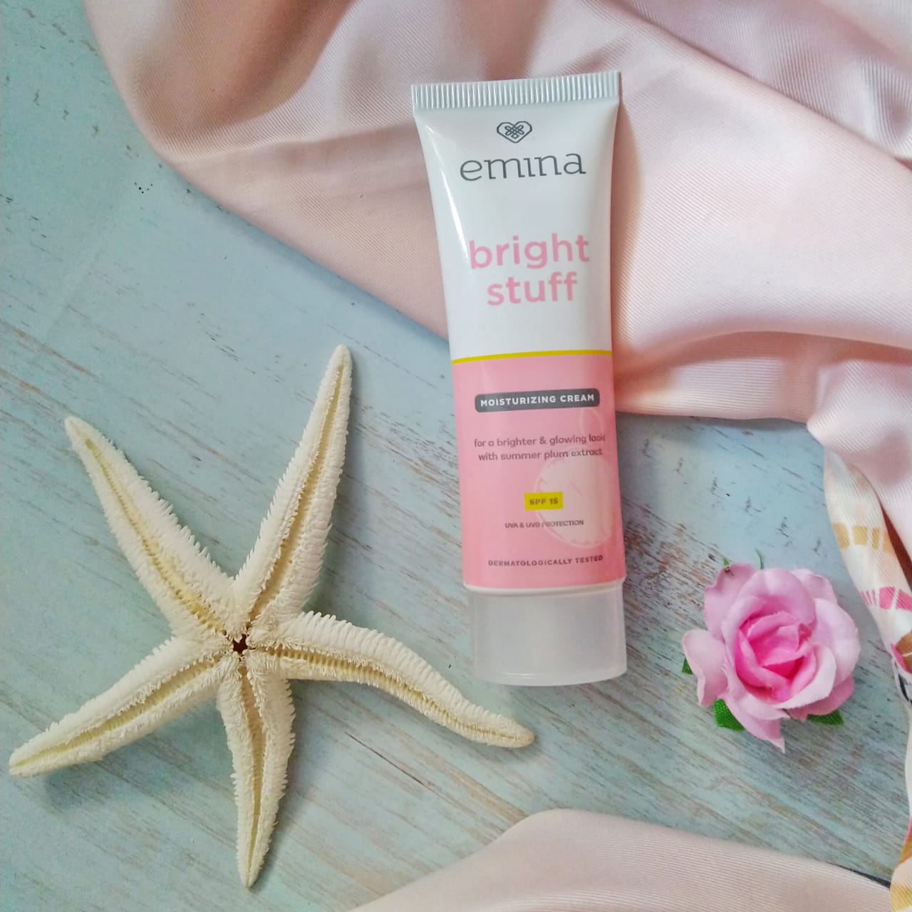 REVIEW EMINA BRIGHT STUFF MOISTURIZING CREAM UNTUK KULIT CERAH DAN