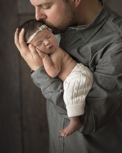 DeKalb Sycamore Geneva Newborn photo with dad and little girl in studio
