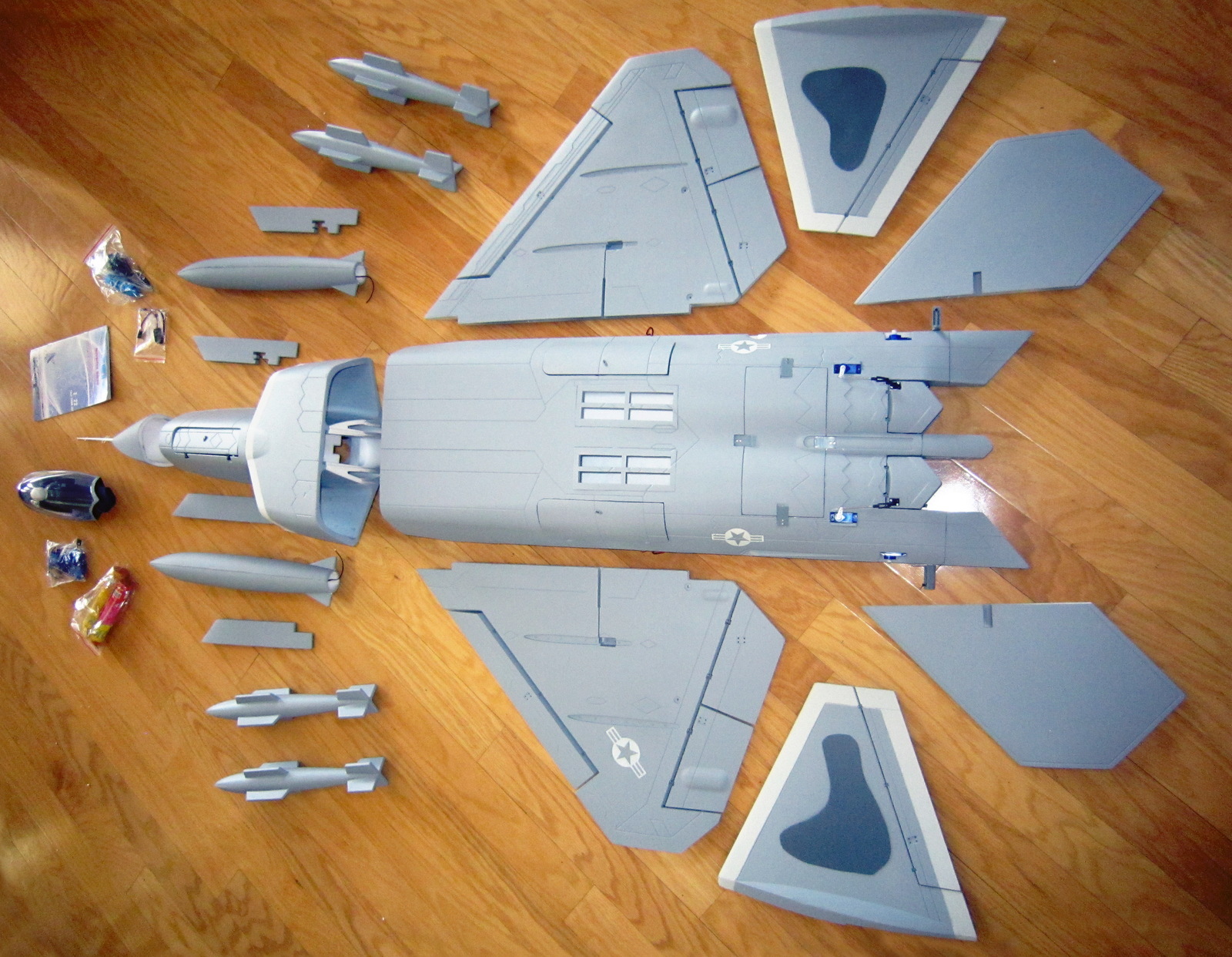 z8rc Banana Hobby F22 Raptor (41" Wingspan) Build and Flight Review