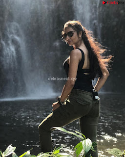 Divya Agarwal cute Bollywood Model stunning pics ~ .xyz Exclusive Celebrity Pics 07