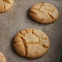 http://www.bakingsecrets.lt/2015/11/medaus-sausainiai-honey-cookies.html
