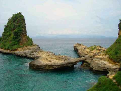 Wisata Pantai Tanjung Bloam