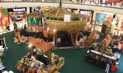 7 Dekorasi Hari Raya yang Meriah di Shopping Mall Utama di 