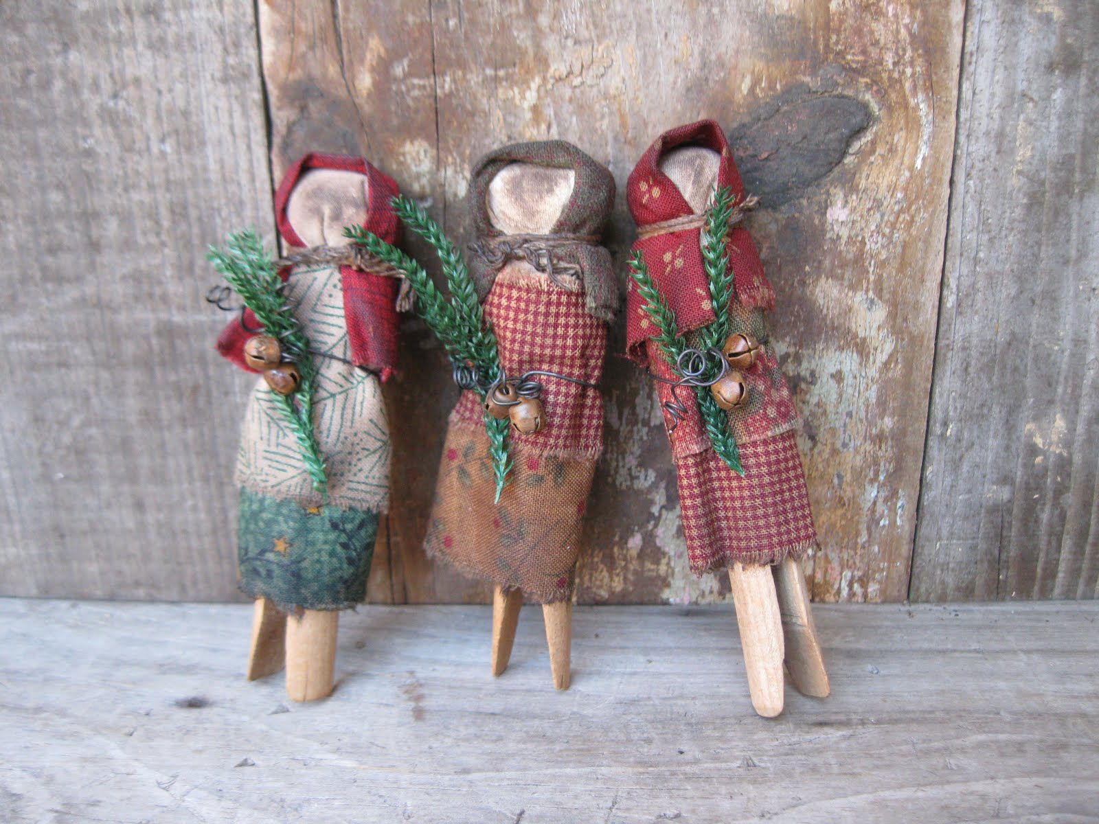 Primitives from the Iowa Prairie Clothespin Dolls are Done!