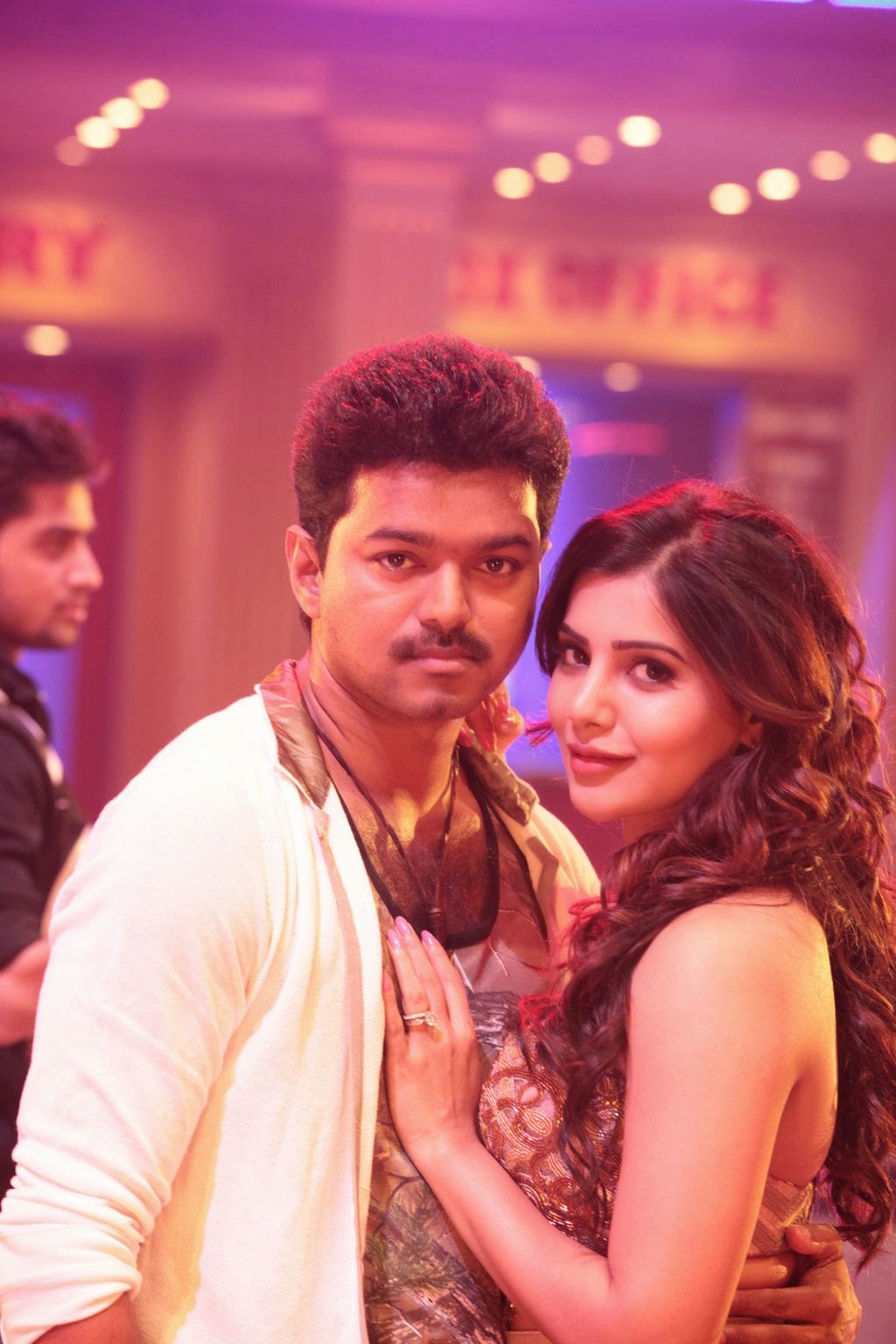 TAMIL CINEMA NEWS: STYLISH VIJAY AS SEEN IN KATHI