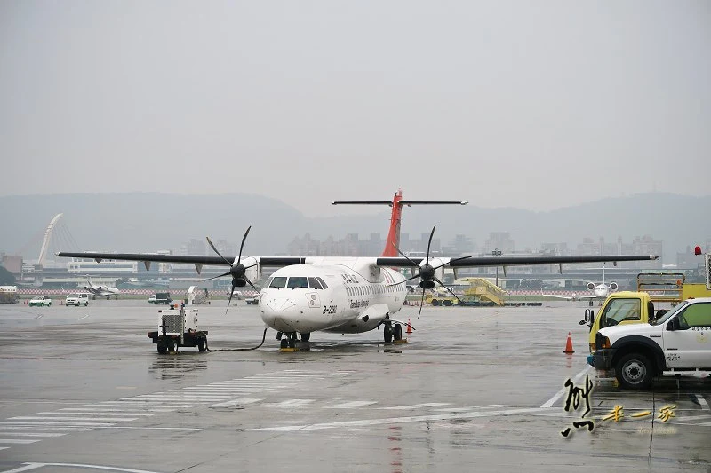 馬祖之旅｜在台北松山機場搭機等了半天才起飛出發的難忘經驗全記錄
