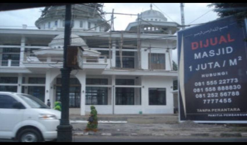 Masjid Di Batu dijual Panitia Pembangunan, Dibeli Bule