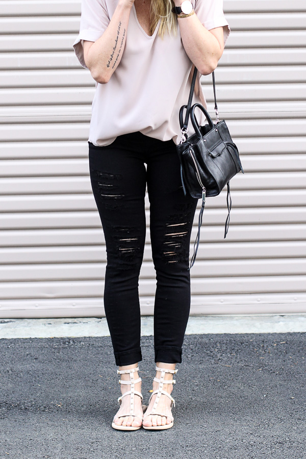 black ripped jeans 