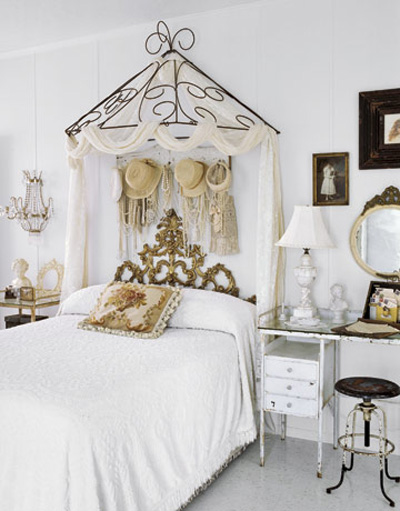 Theme Inspiration: 11 Canopy bed designs!