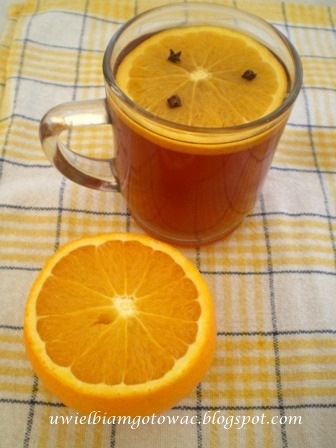 Rozgrzewająca herbata z pomarańczą
