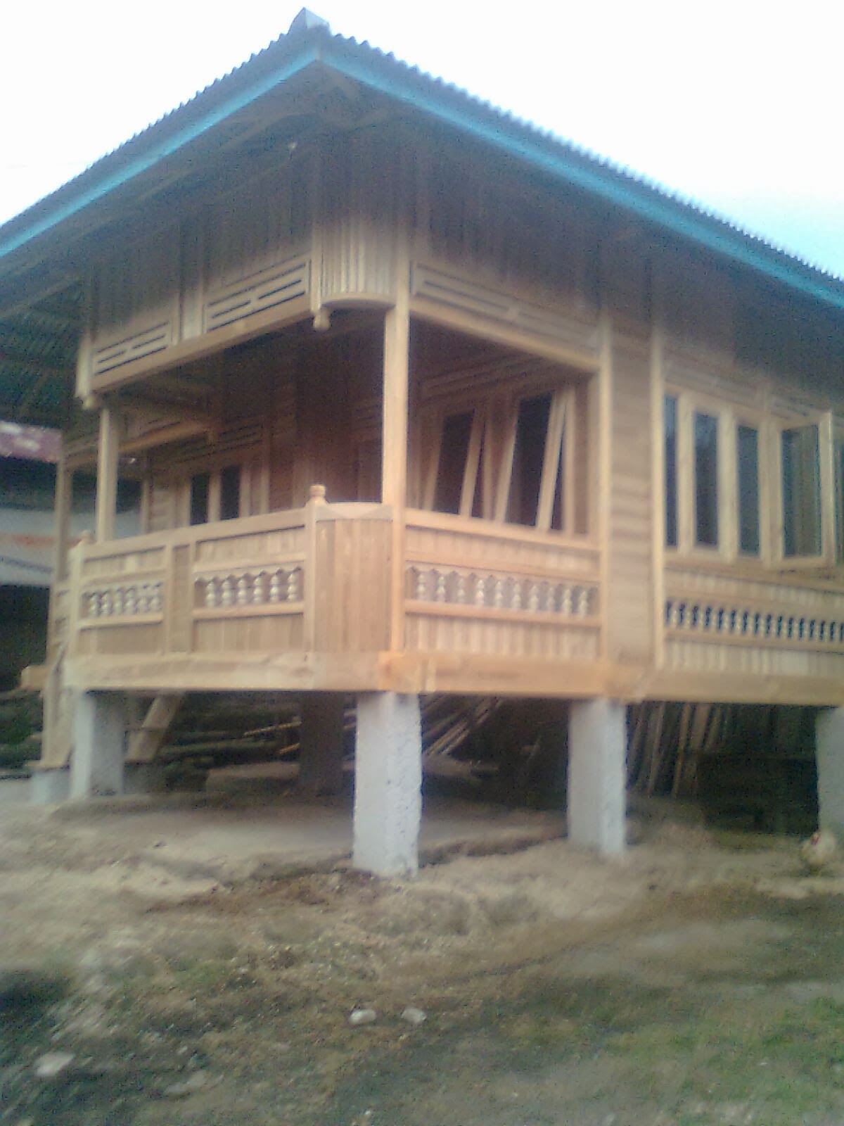 RUMAH PANGGUNG MOKOBANG