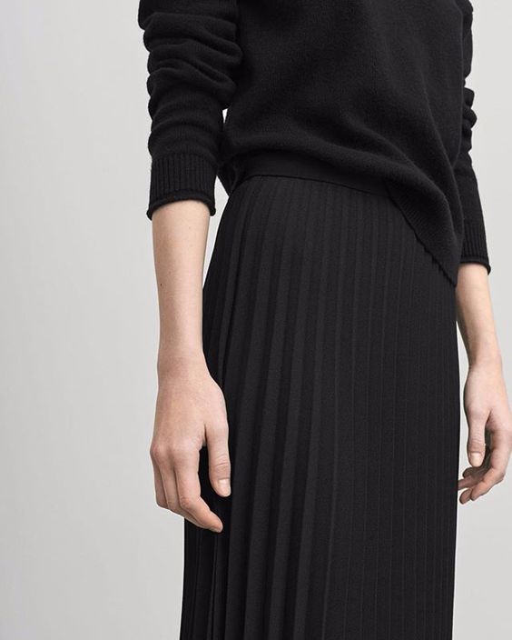 Fall | Pleated skirt | Luvtolook | Virtual Styling