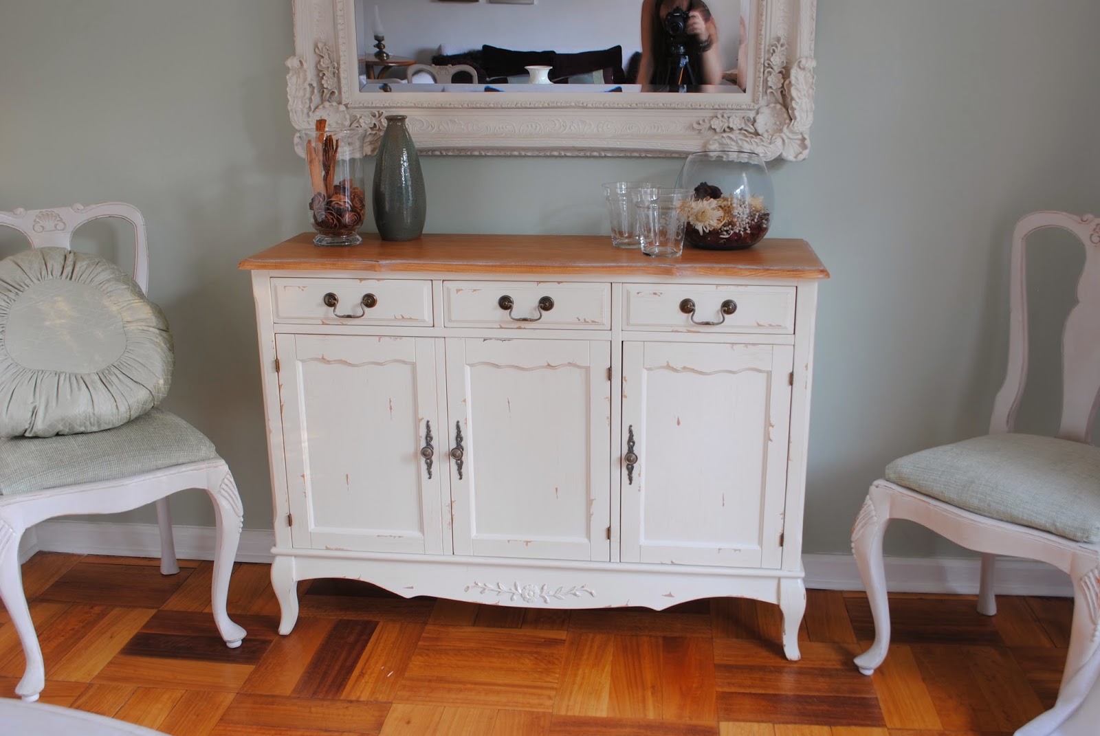 Paz Montealegre | Decoración: Renovación de stock de Muebles. Todos los