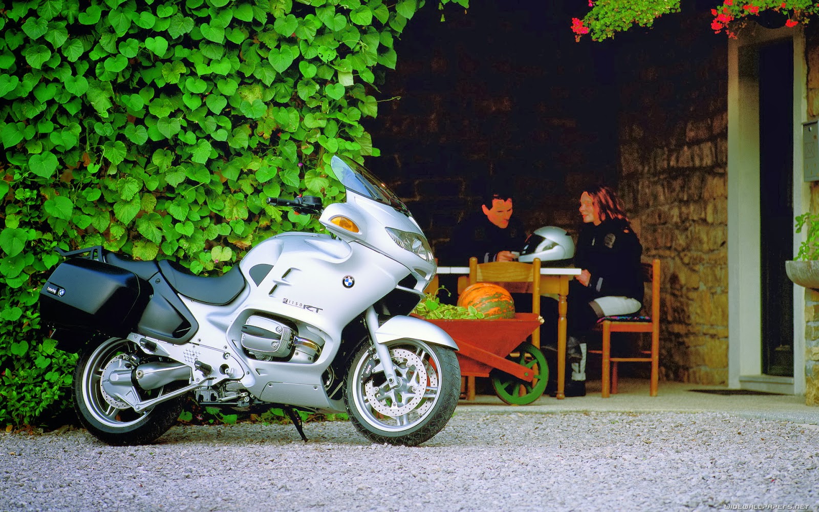 Sports Bike HD Wallpaper Free Download