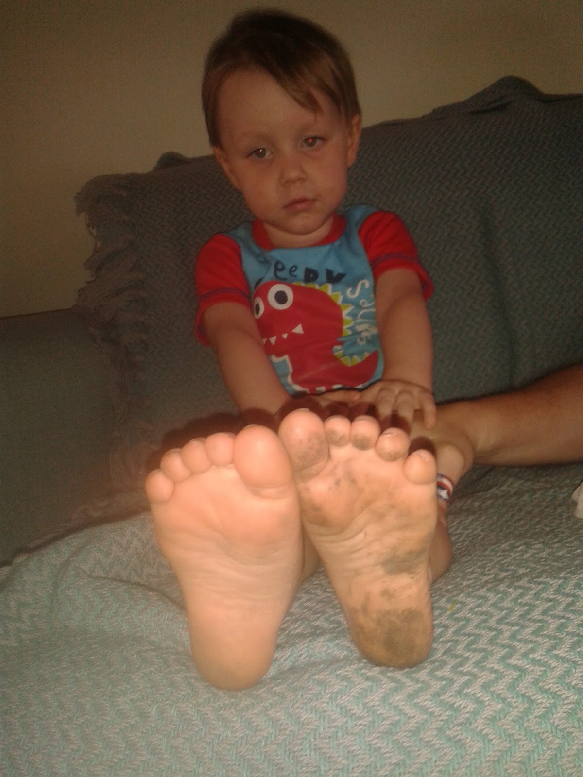 Boys licking foot. Феет бойс. Мальчик foot. Feet дети. Литтл feet.