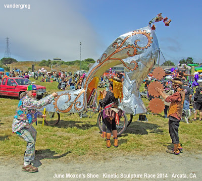 Kinetic Sculpture Race in Arcata, California 2014 - gvan42