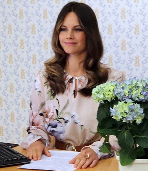 Princess Sofia is the honorary president of Sophiahemmet Hospital. Dolce and Gabbana belted floral-print silk-georgette midi dress