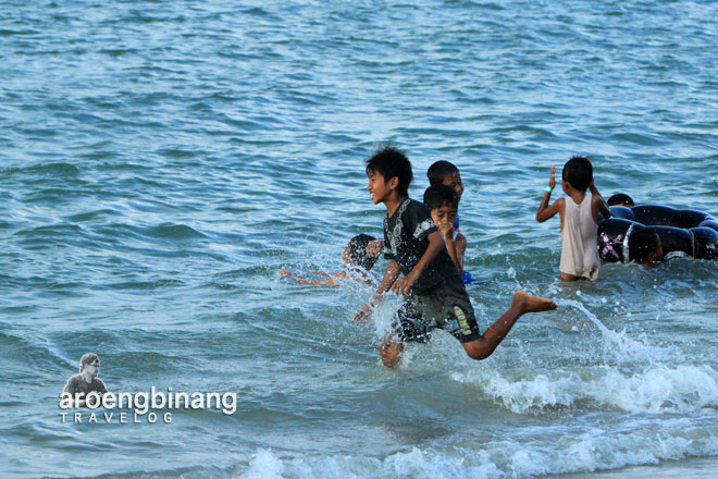 pantai delegan gresik