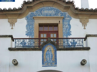 Azulejos e Placas de Pedra de Castelo de Vide, Portugal (Tiles)