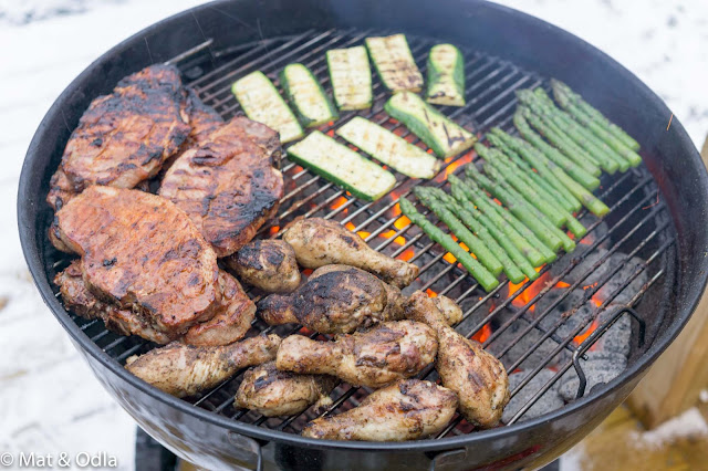 Webergrill full med grönsaker Weber