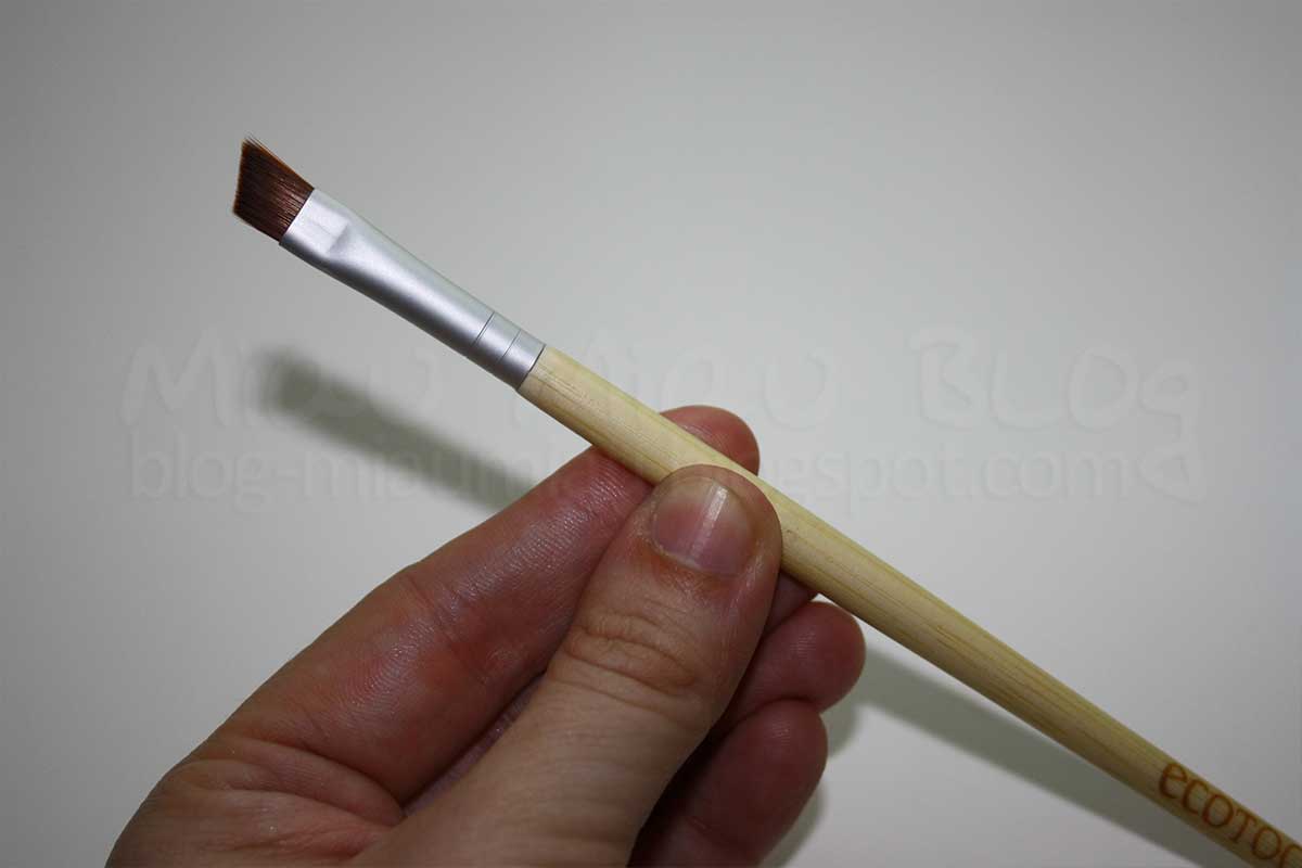 Miau Miau Blog Angled Eyeliner Brush Ecotools