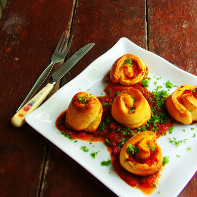 pepperoni stromboli, pepperoni stromboli recipe, stromboli sandwich recipe, kids pizza dough, salami stromboli, stromboli