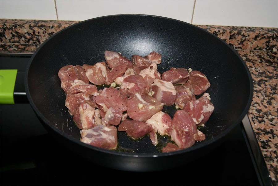 carne al ajillo con queso paso 1