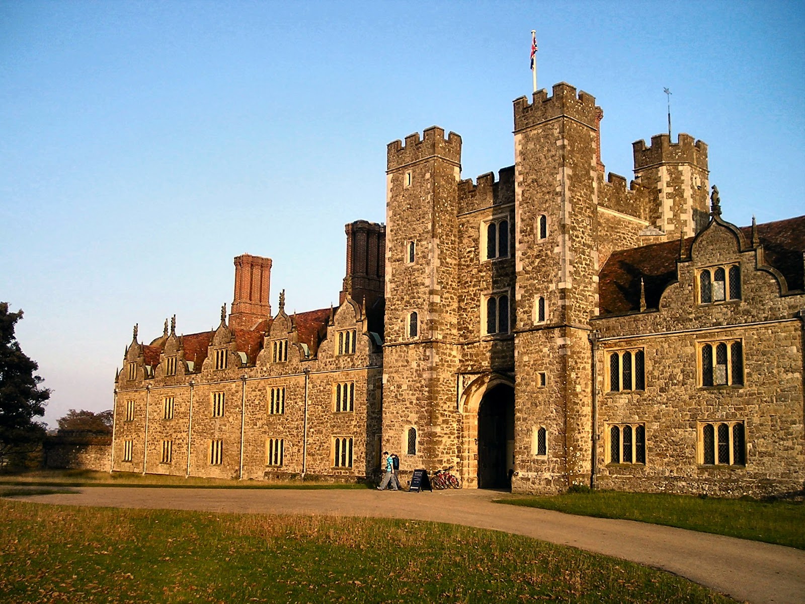KNOLE HOUSE AND THE GHOST WITH NO NAME The Garden of Eaden