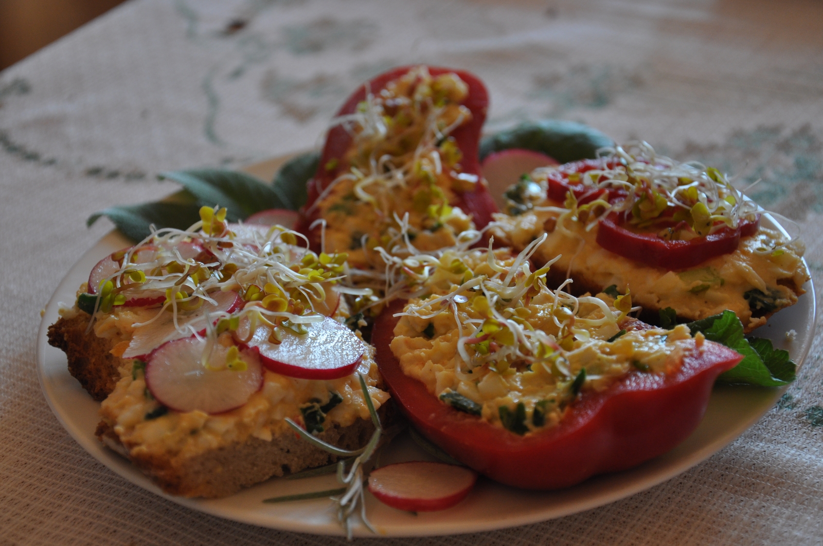Pasta jajeczna z.. hummusem Między Niebem, a Kuchnią...