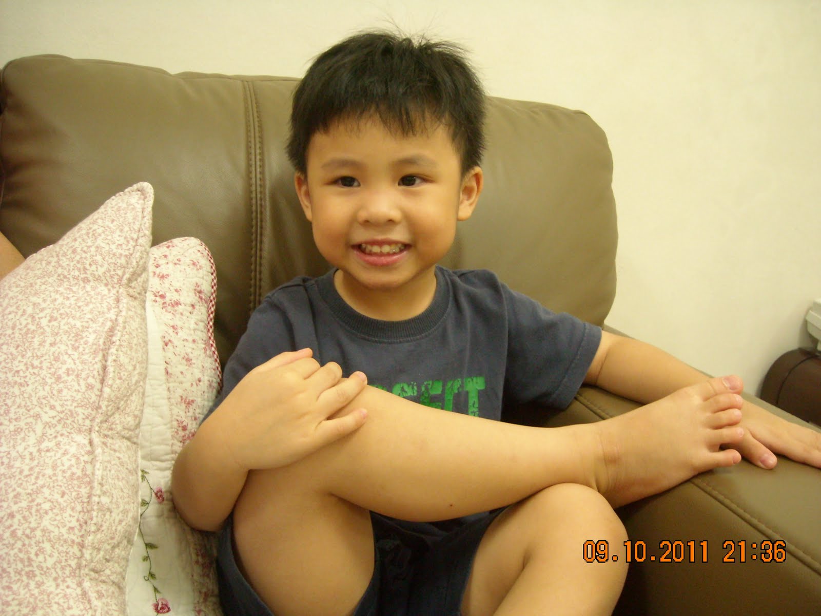 Ben Ben's Blog Crossing legs