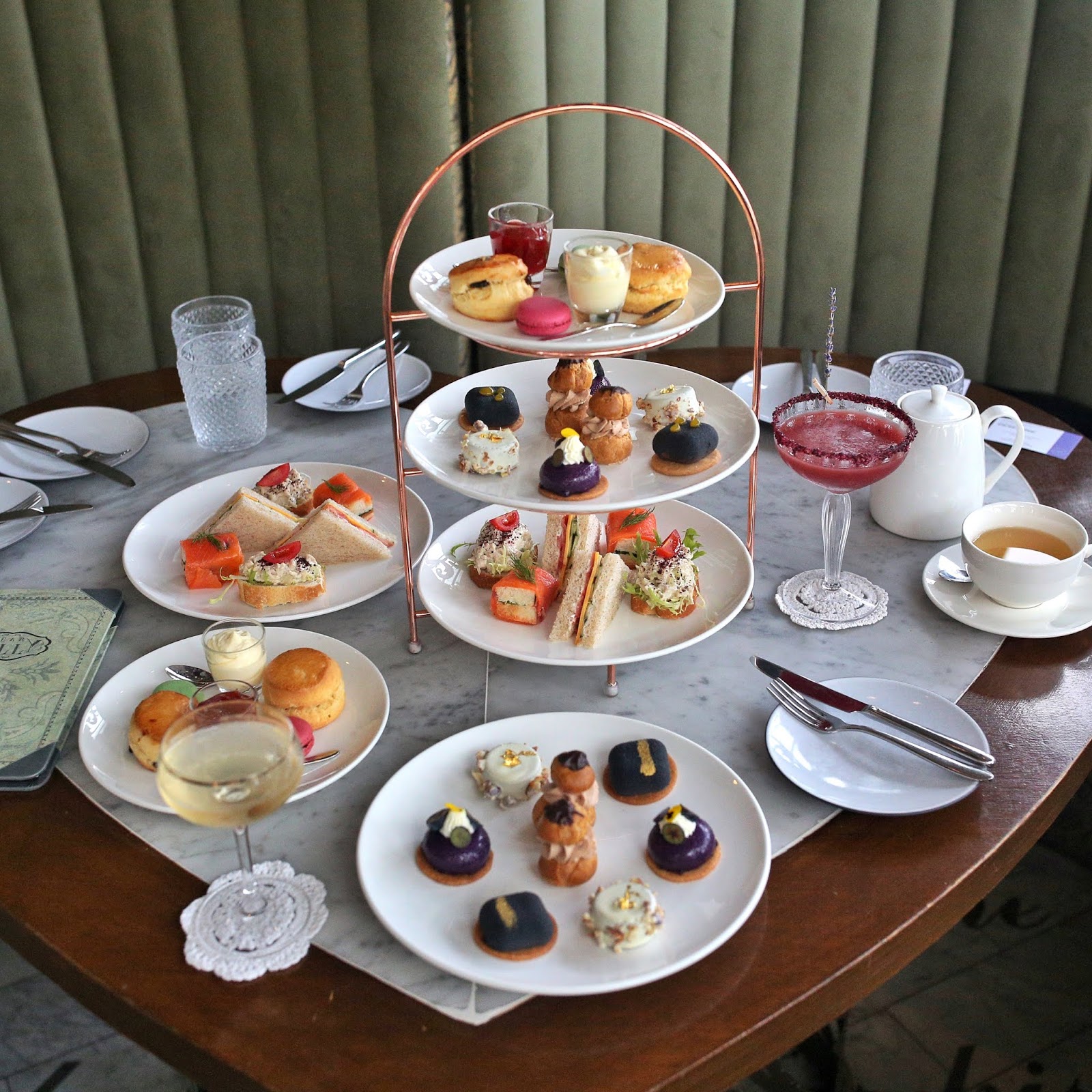 中環超值推介：Dear Lilly X Chocolaterie De L'Op&eacute;ra $298 花海下午茶