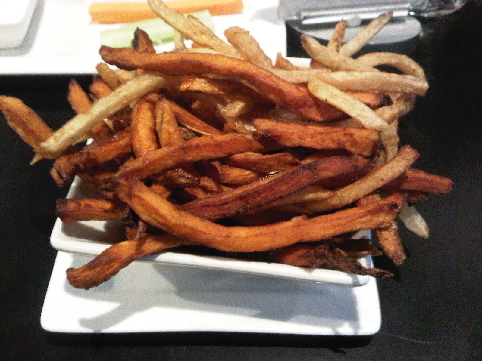 W BURGER BAR CJ NOMS