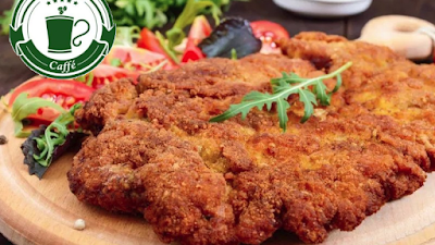 Milanesa de pollo con fideo a la manteca