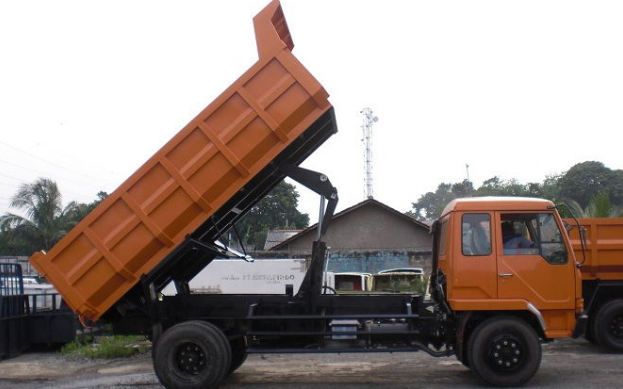 Mitsubishi Dump Truck-oranye bak