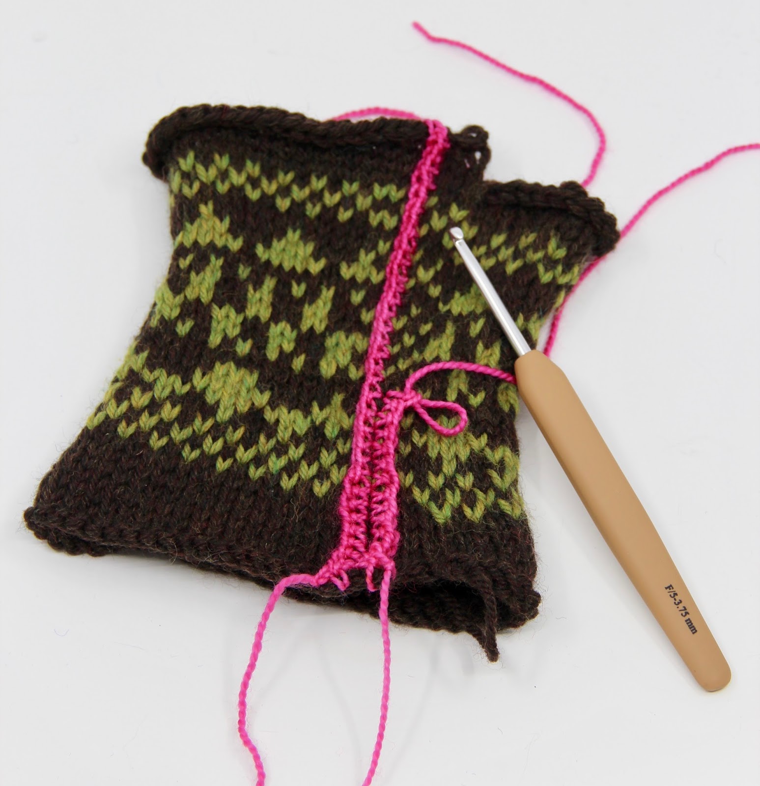 Knitter's Pride Sticking Your Steeks How To Cut Your Knitting Without