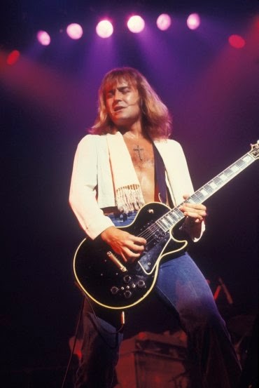 Rockfile Radio Rock Files: Happy Birthday MICK JONES (Video)