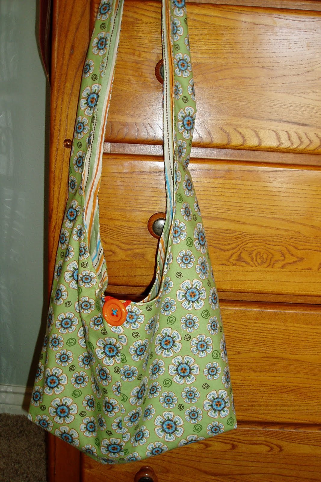 Zetta's Aprons Make a Fun Reversible Sling Bag in an Hour or Less!