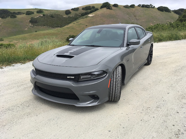 Front 3/4 view of 2017 Dodge Charger Daytona